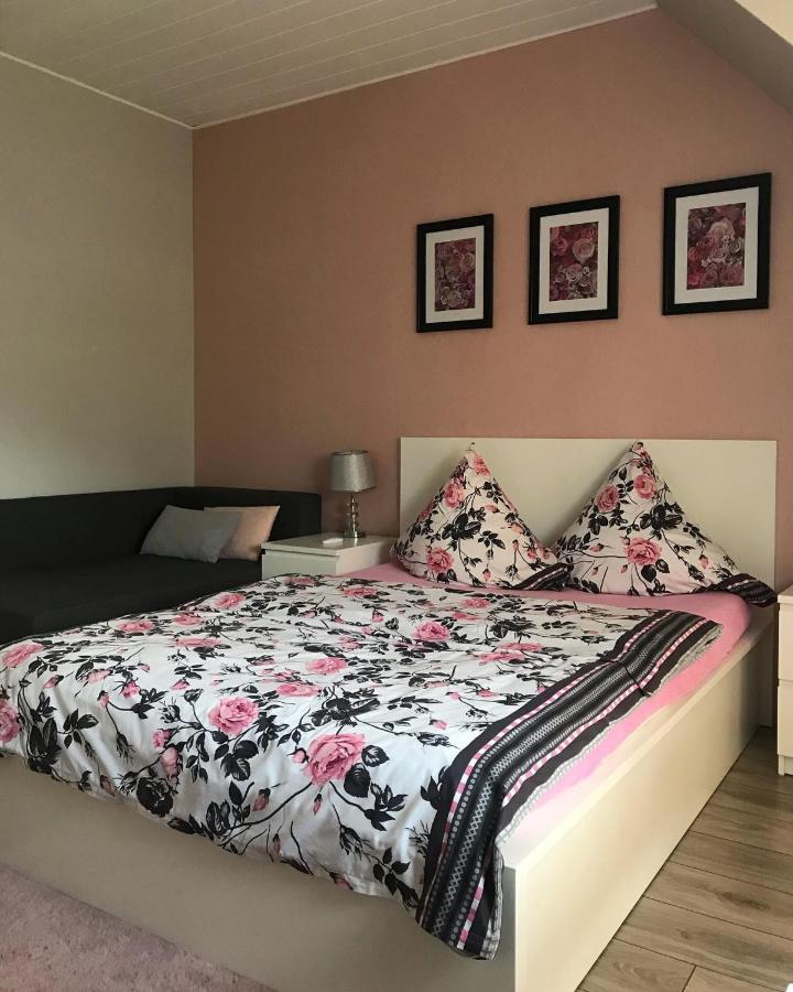 Sewana Pokoje Goscinne I Domki Letniskowe Mikołajki Exteriör bild